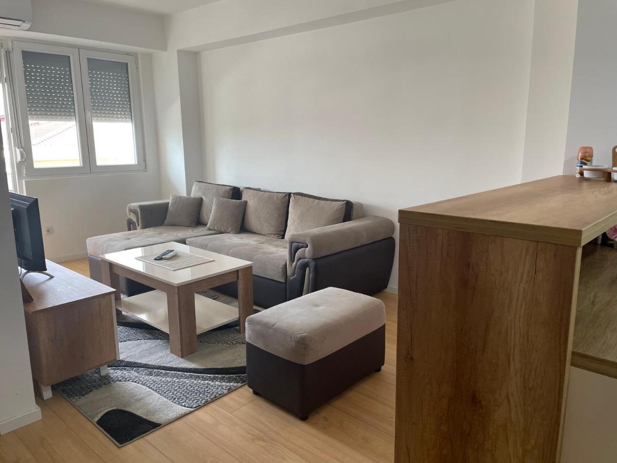 Maya Apartment Skopje Bagian luar foto