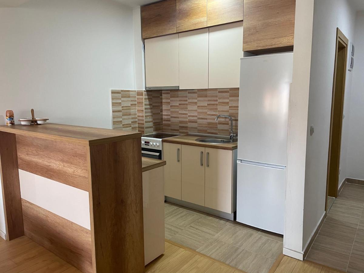 Maya Apartment Skopje Bagian luar foto