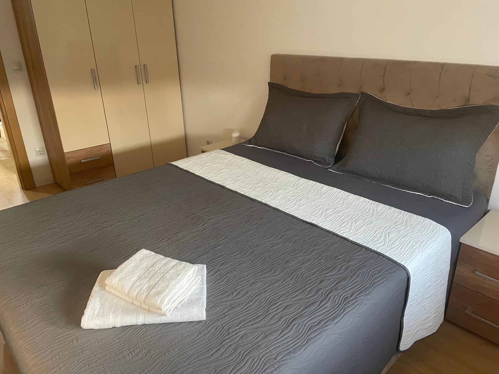 Maya Apartment Skopje Bagian luar foto